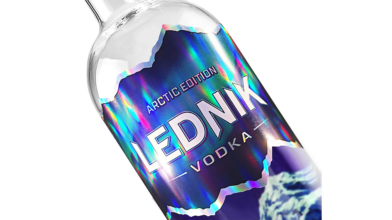 Vodka Russa anuncia Garrafa Holográfica Inspirada em Aurora Boreal [LINDA]!